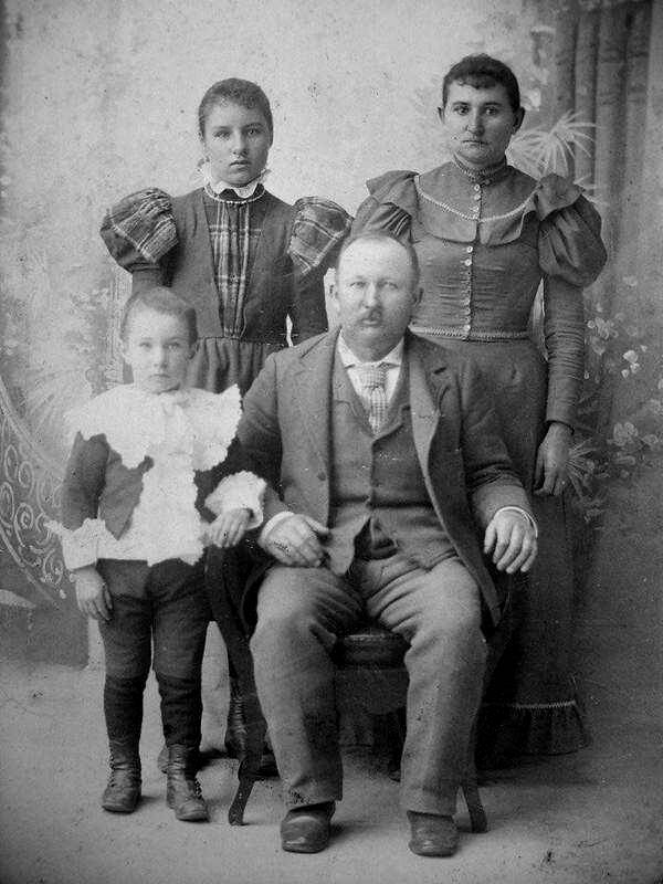 American farm family 1890s