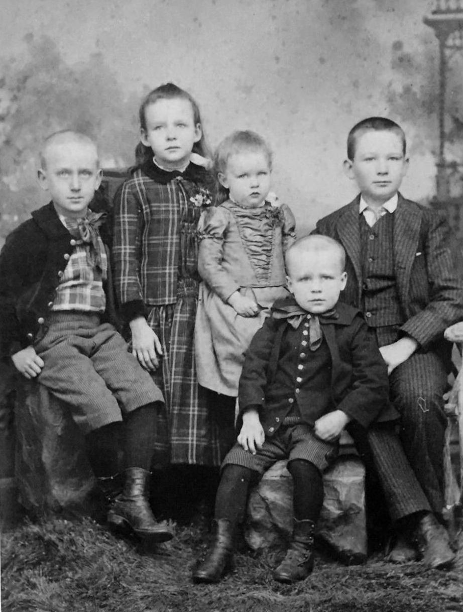 American 1880s family