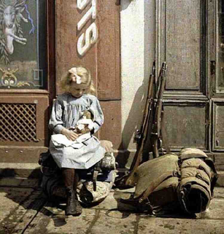 French girl home front World War I