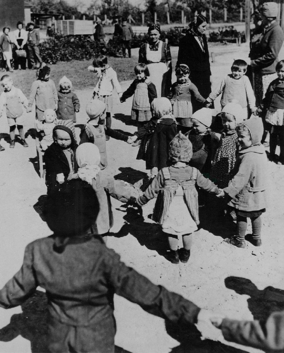 displaced children in the Reich