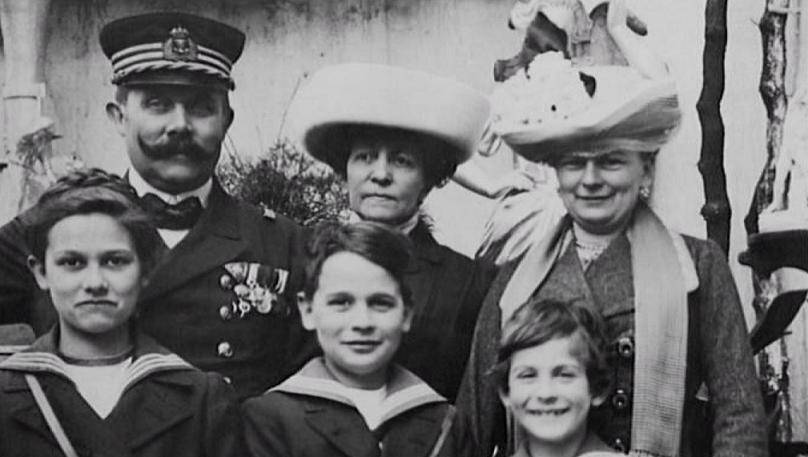 Franz Ferdinand ➤ Biographie : naissance, parcours, famille… 📔