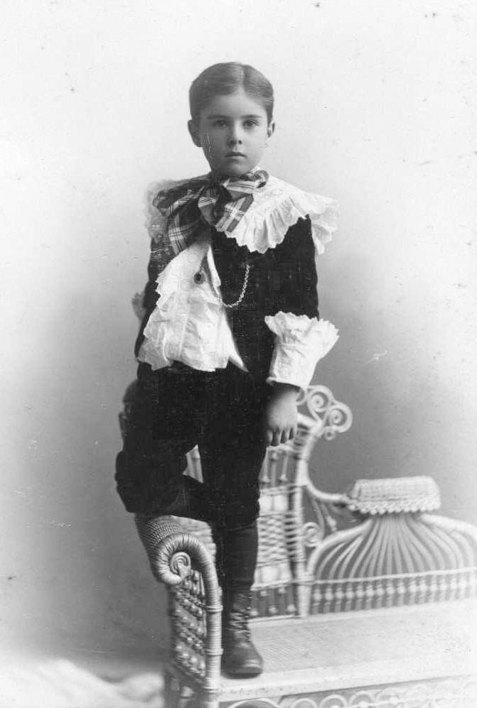 Fauntleroy suit short hair