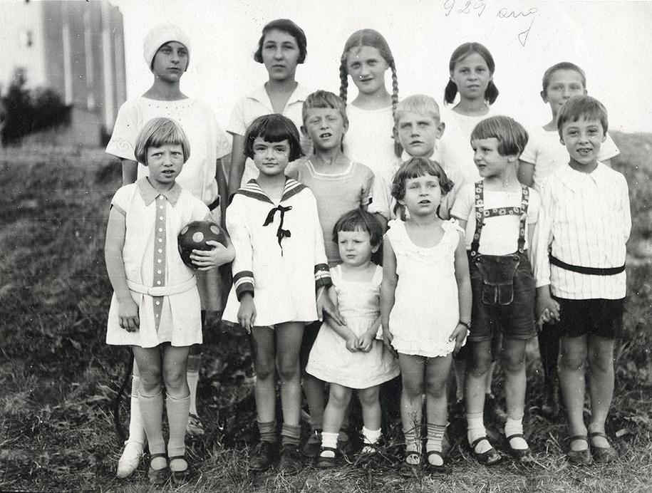 Hungrian children 1923