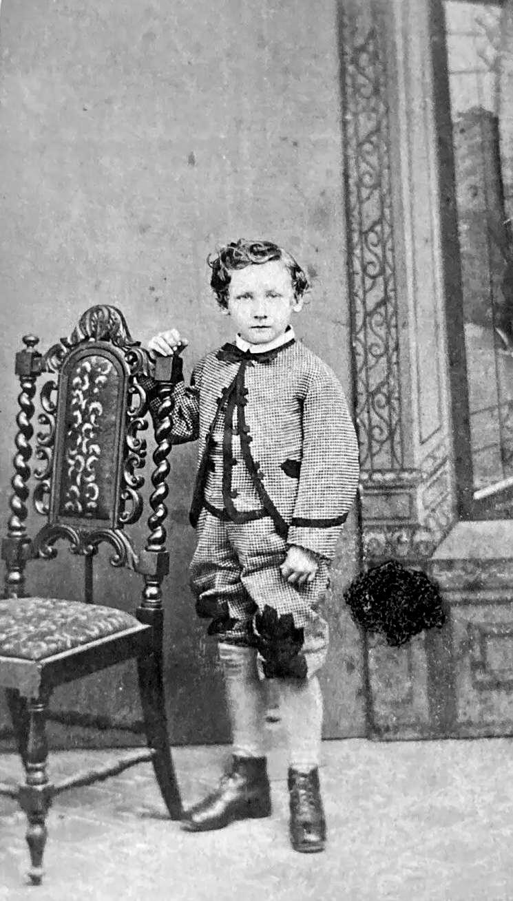 English decorated suits