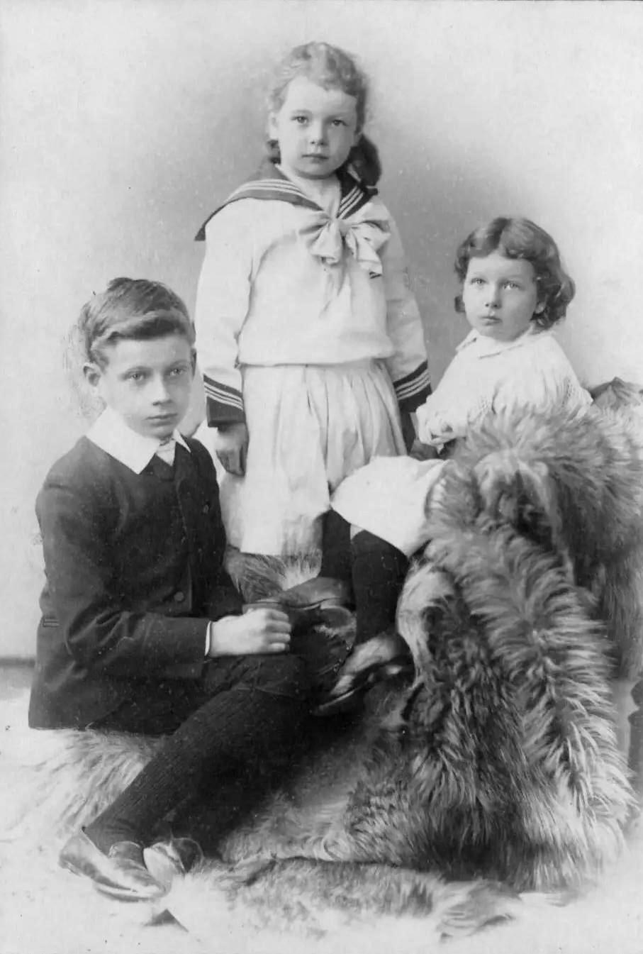 English boys garments 1880s