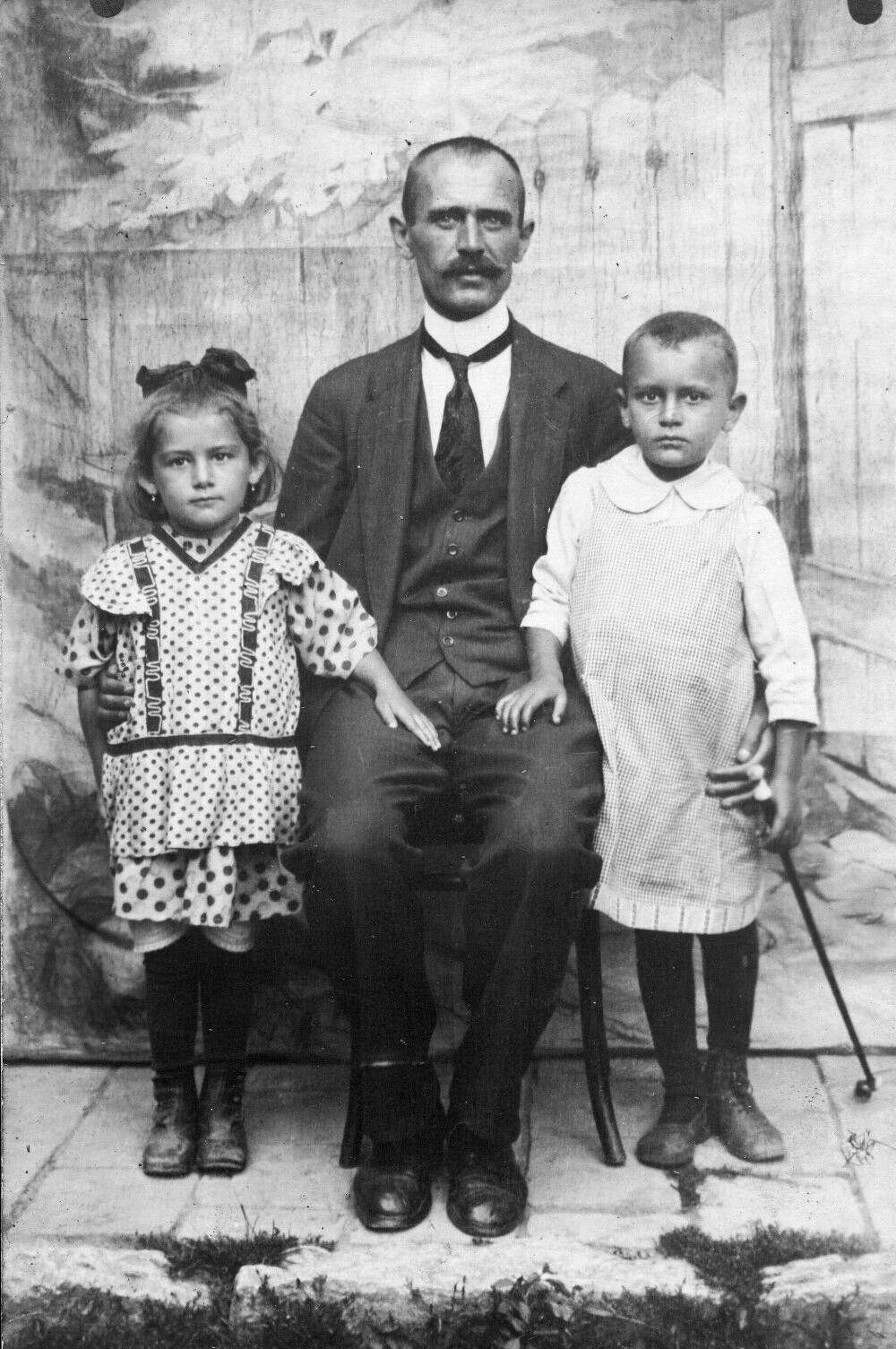Hungarian skirted garments