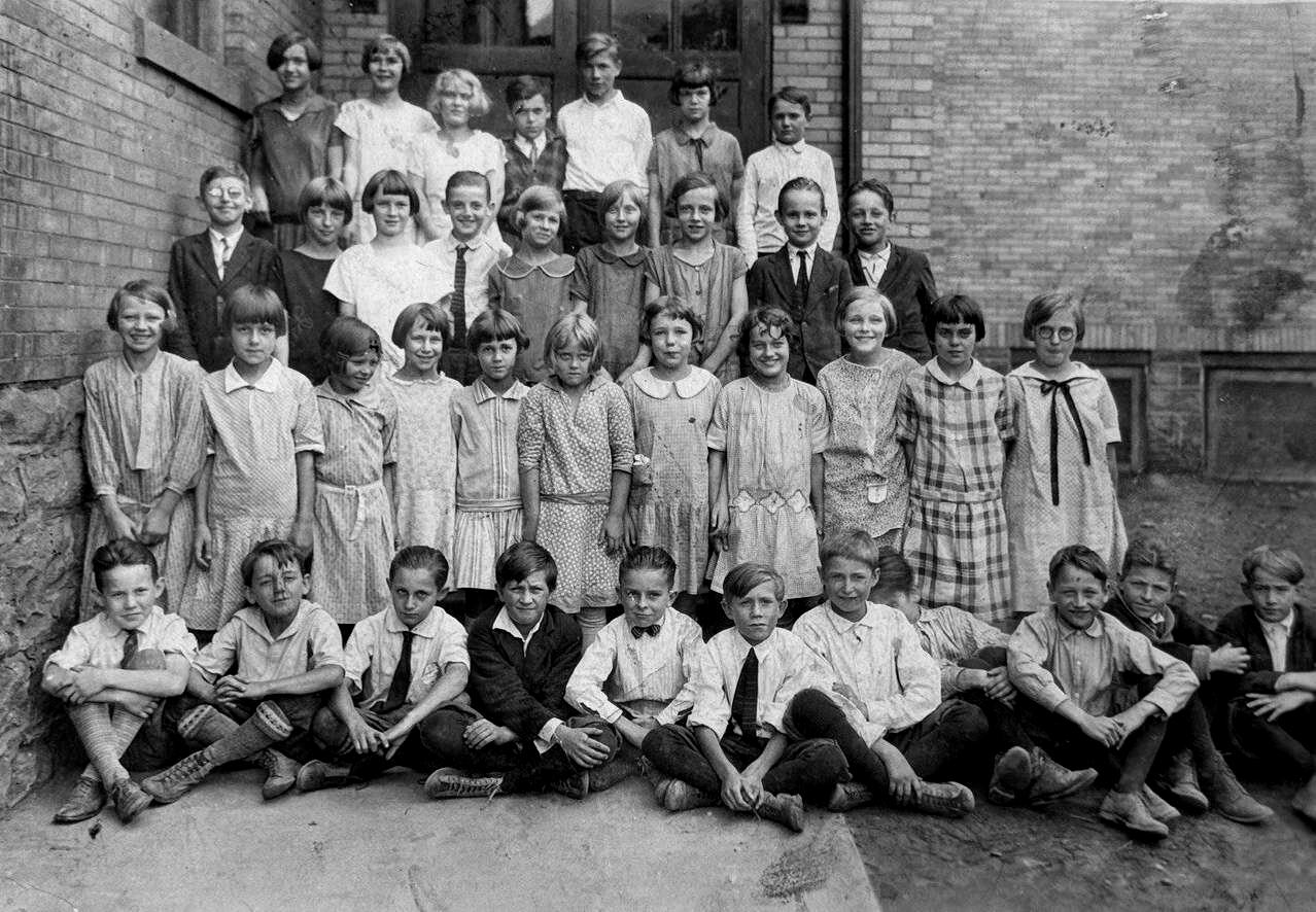 1920s schoolwear