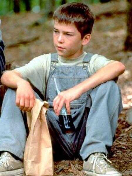 boys clothing depictions in movies: Sling Blade