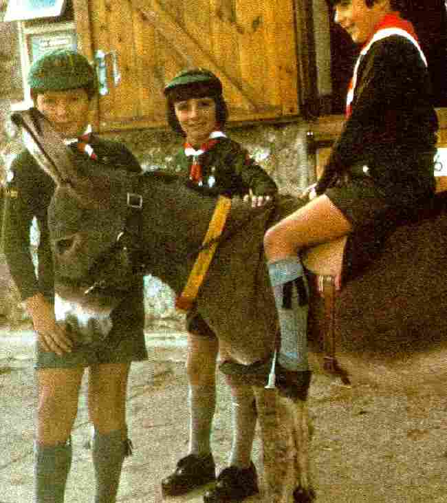 English cub scout uniforms chronology -- the 1970s