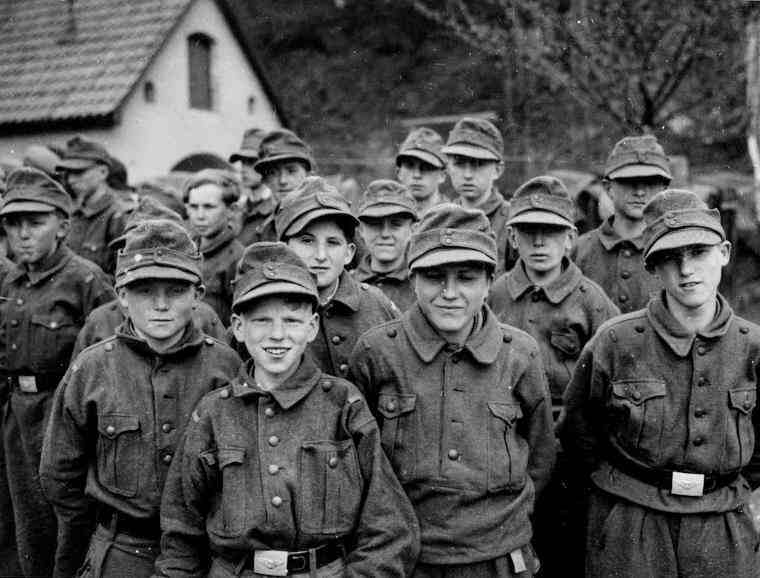 Wehrmacht boys surrender