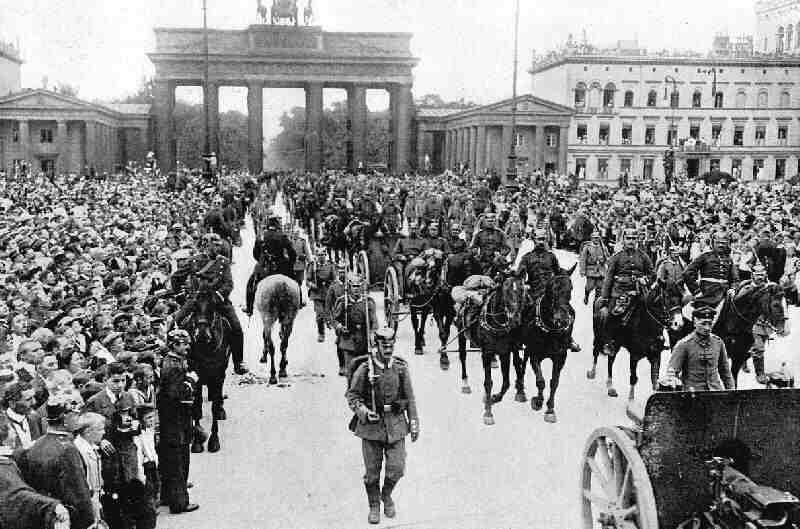 german soldiers ww1 marching
