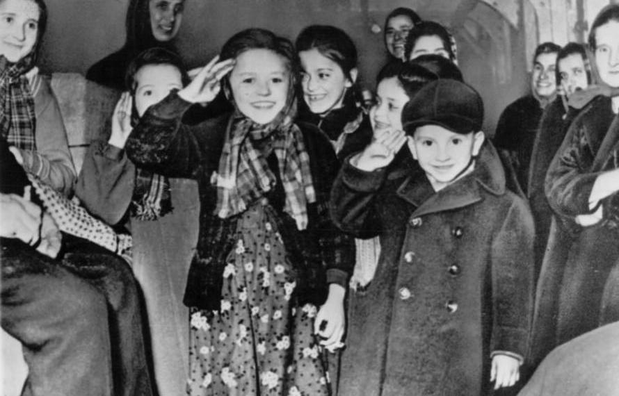 Communist evacuation of children 