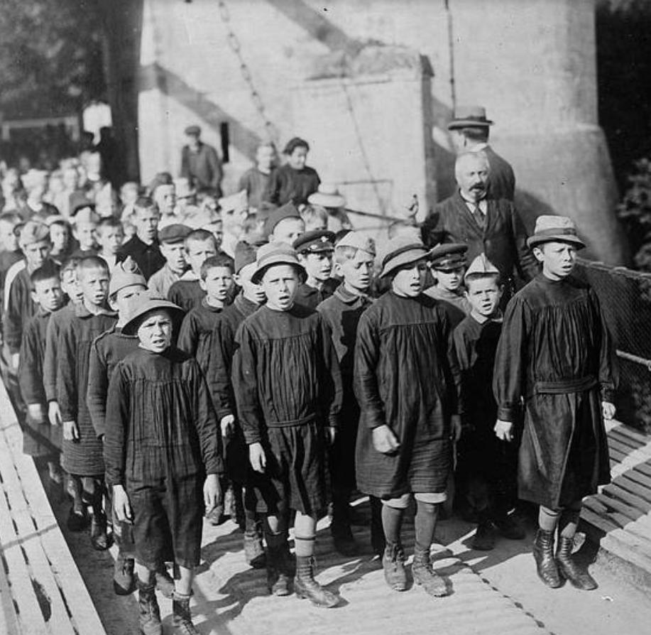 World War I French refugees Caen