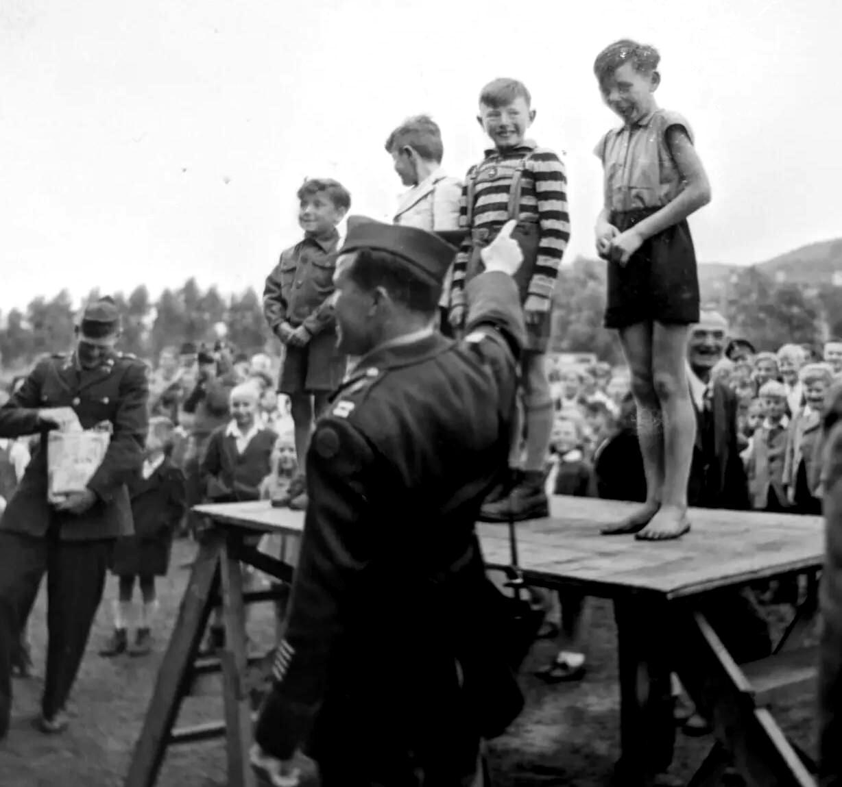 GIs and German children