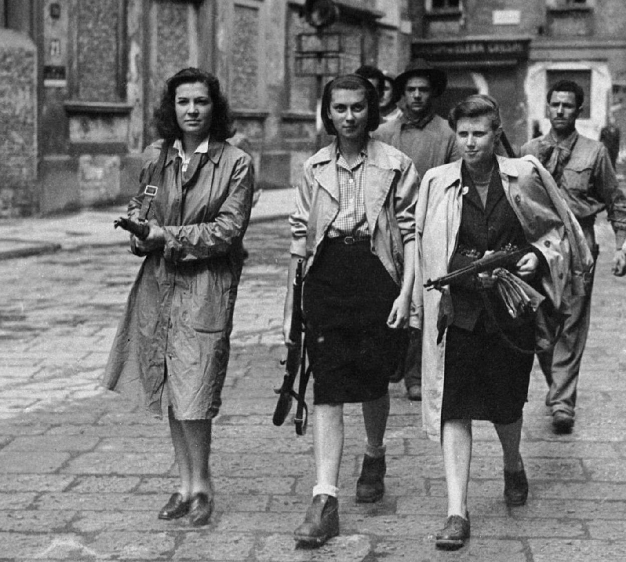 World War II Italian resistance women 